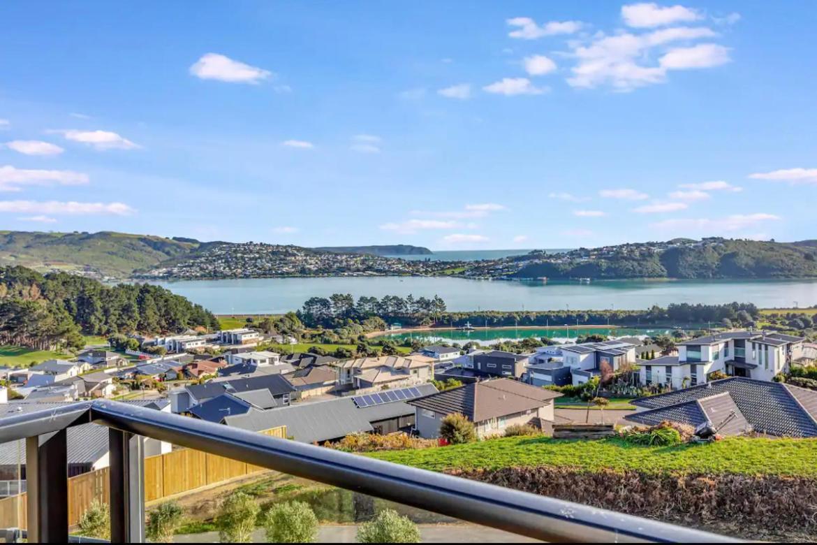 Wellington Good Views Villa Porirua Exterior photo